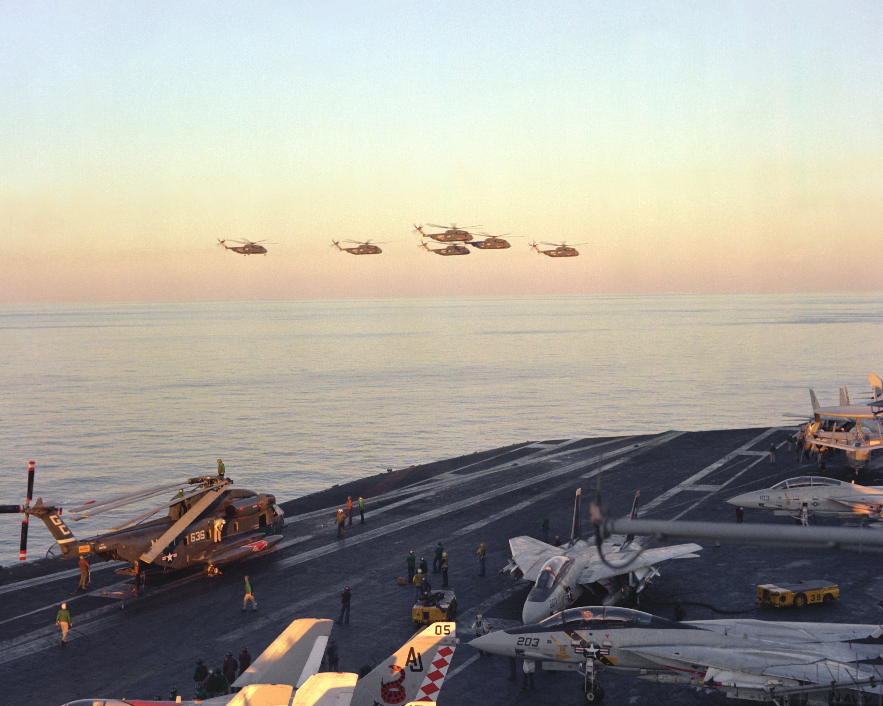 RH-53Ds_fly_over_USS_Nimitz_April_1980.JPEG