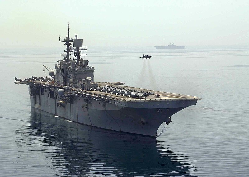 800px-US_Navy_030425-N-4008C-508_An_AV-8B_Harrier_aircraft_hovers_above_the_flight_deck_of_the_amphibious_assault_ship_USS_Bataan_%28LHD_5%29.jpg