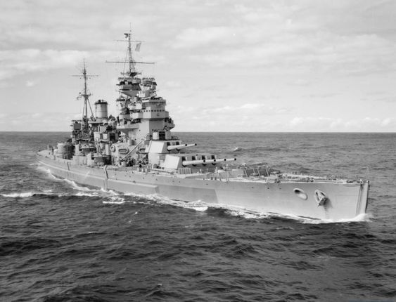 HMS battleship Duke of York (17) in the Pacific, Aug 1945. (WWII ended the next month on Sept 2, 1945 in Tokyo Bay) Naval History, Military History, Hms Prince Of Wales, Duke Of York, Navy Ships, Submarines, King George, Aircraft Carrier, Royal Navy