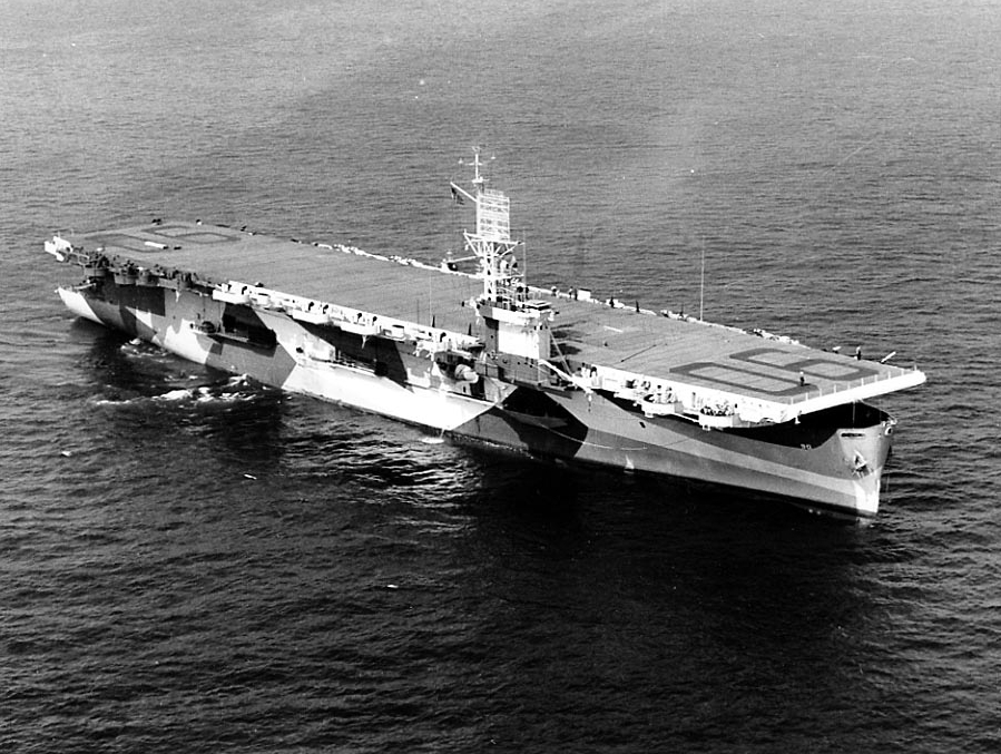 USS_Thetis_Bay_%28CVE-90%29_in_August_1944.jpg