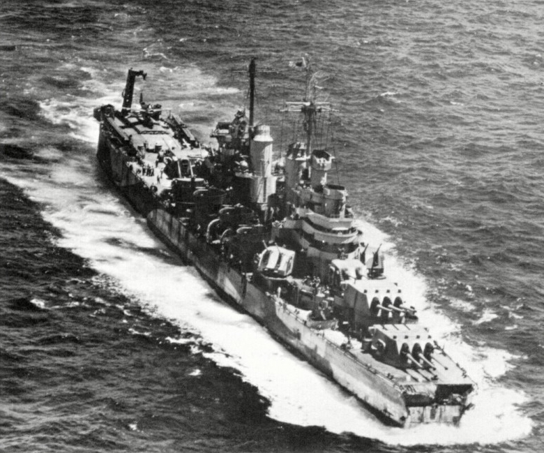 USS_Pittsburgh_%28CA-72%29_underway_after_she_lost_her_bow_in_June_1945.jpg