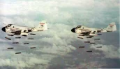 A-6As_VA-196_dropping_Mk_82_bombs_Vietnam.webp