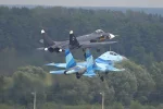 Sukhoi_Su-35UB_and_Su-47_at_MAKS-2003_airshow.webp