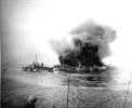 LST-738_and_USS_Moale_DD-693.webp