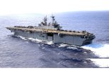 1280px-US_Navy_030127-N-1352S-009_The_amphibious_assault_ship_USS_Bonhomme_Richard_(LHD-6).jpg