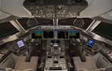 787 Flight Deck Full View(3).webp