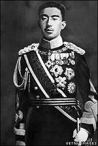 _41969716_hirohito_300.jpg