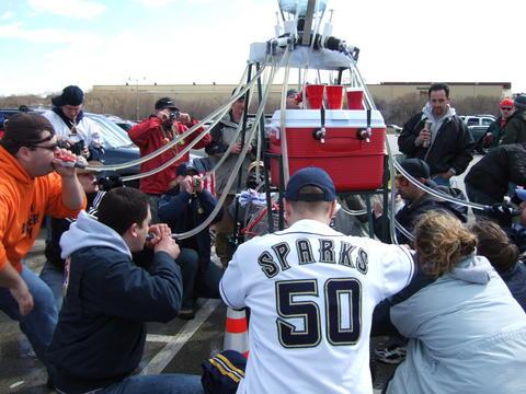 12-man-beer-bong.jpg