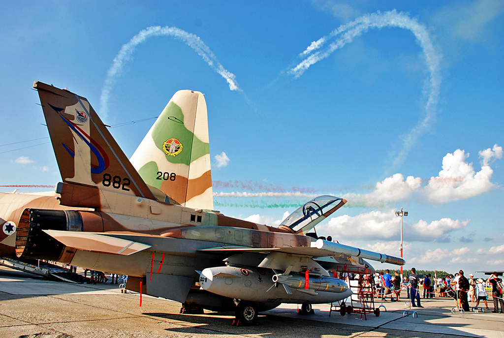 Love_is_in_the_Air_-_Flickr_-_Israel_Defense_Forces.jpg