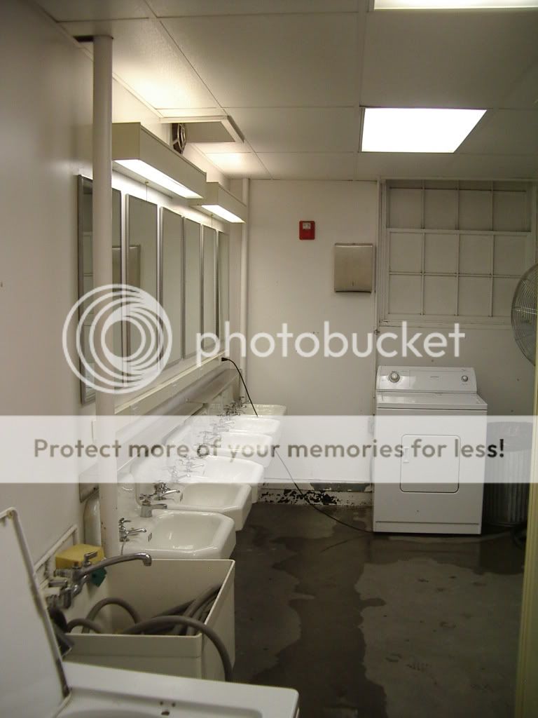 bathroom2.jpg