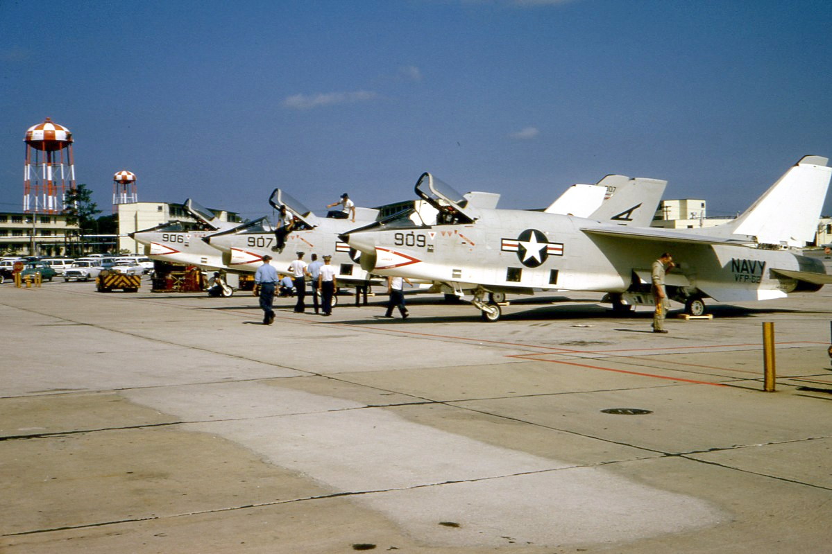 Cecil_flight_line.jpg
