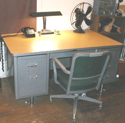 full_size_desk.jpg
