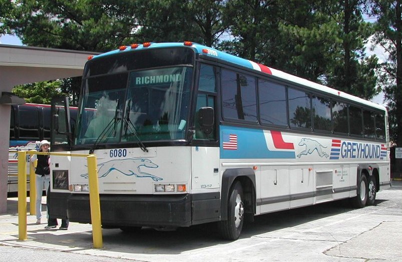 Greyhound_Bus_6080.jpg