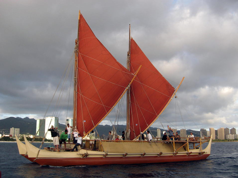 Hokule%27aSailing2009.jpg