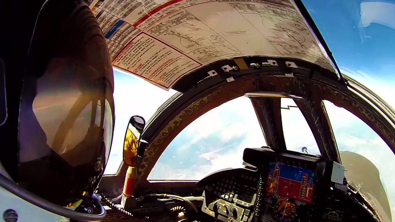 U2_Cockpit_3.jpg