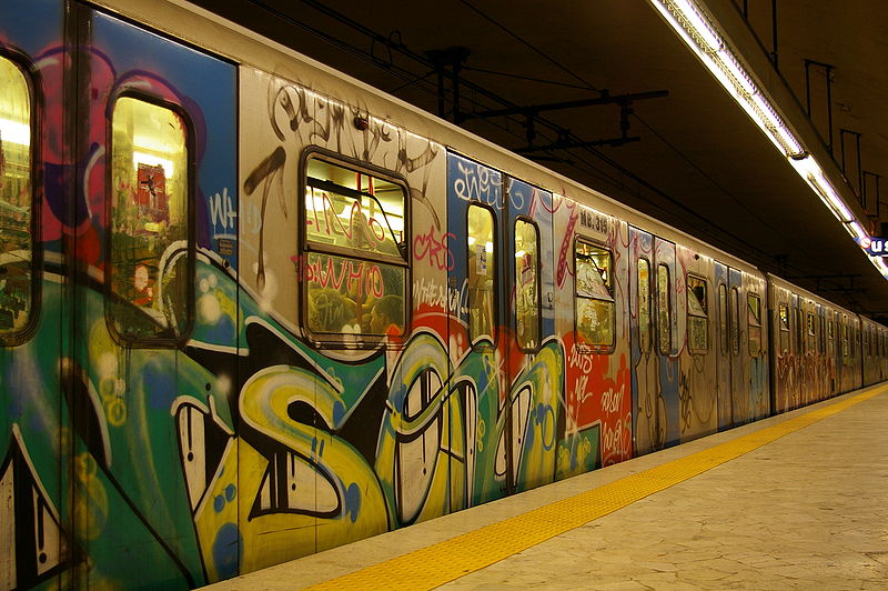 800px-Rome_subway_graffiti.jpg