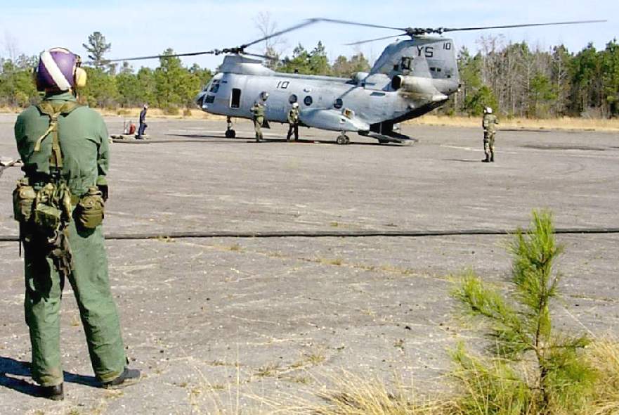 CampDavis_NC_CH-46E_02.jpg