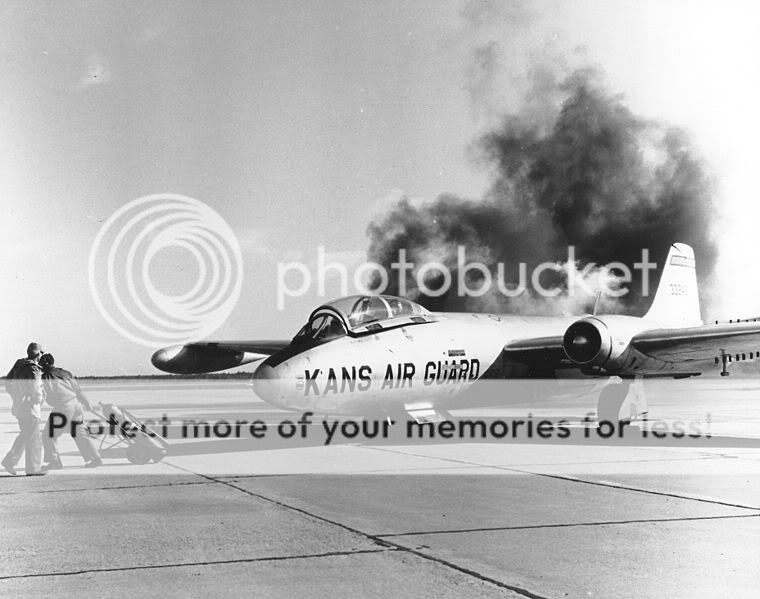 Martin_RB-57A_engine_start.jpg