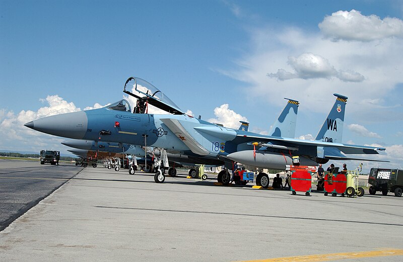 800px-65th_Sqrdn_F-15_Eagle_at_Red_Flag_Alaska.jpg