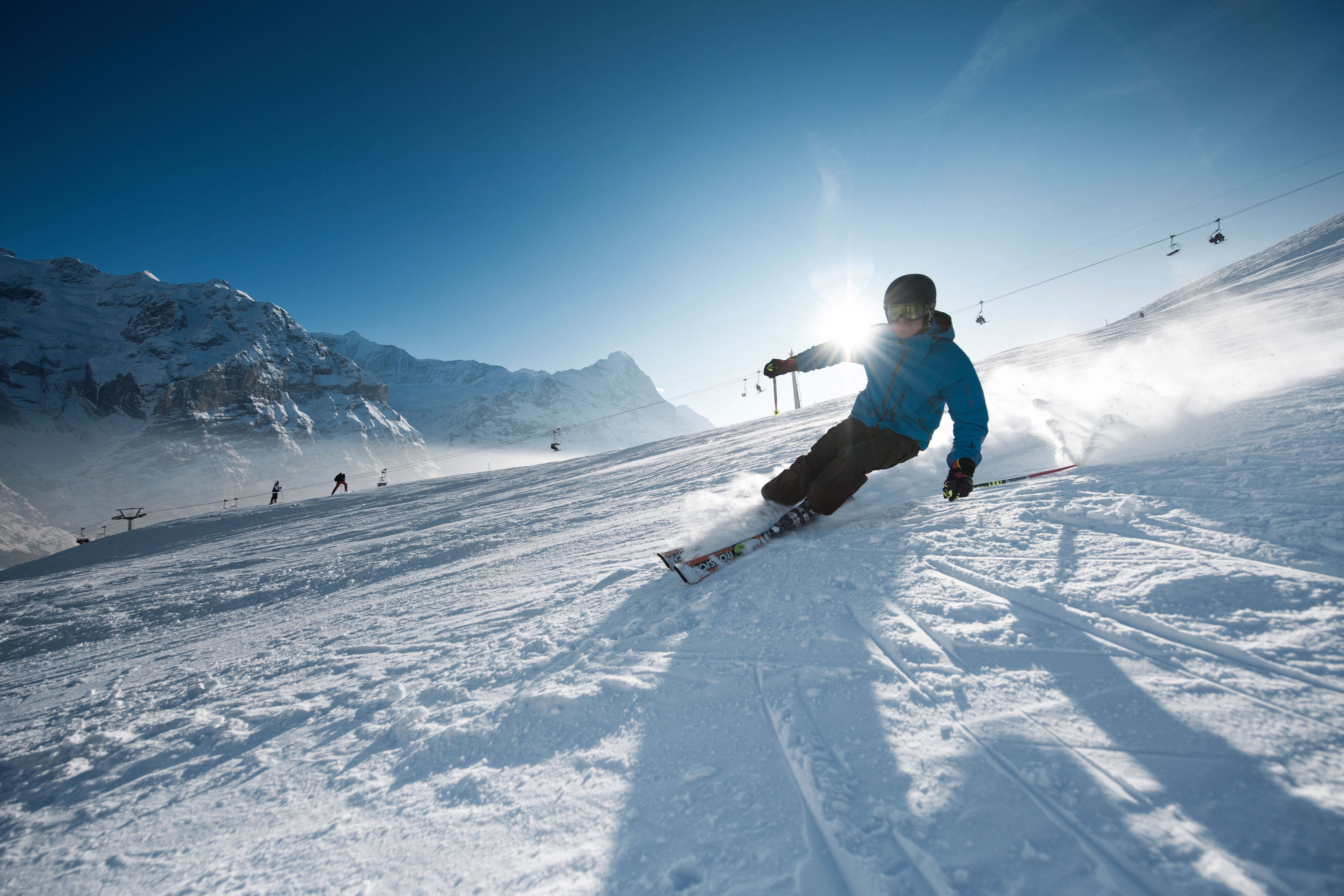sunny-winter-day-perfect-for-skiing-winter-sports-6048x4032.jpg