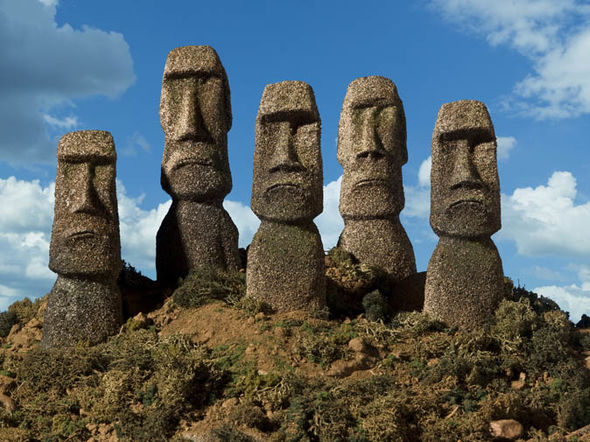 Easter-Island-statues-stone-heads-civilisation-collapse-Moai-Rapa-Nui-1460692.jpg