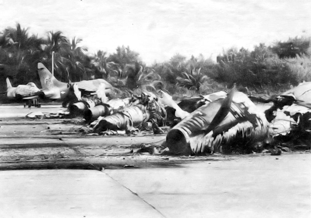 Ling-Temco-Vought_A-7D_Corsair_II_aircraft_of_the_Puerto_Rico_Air_National_Guard_destroyed_at_Mu%C3%B1iz_Air_National_Guard_Base.jpg
