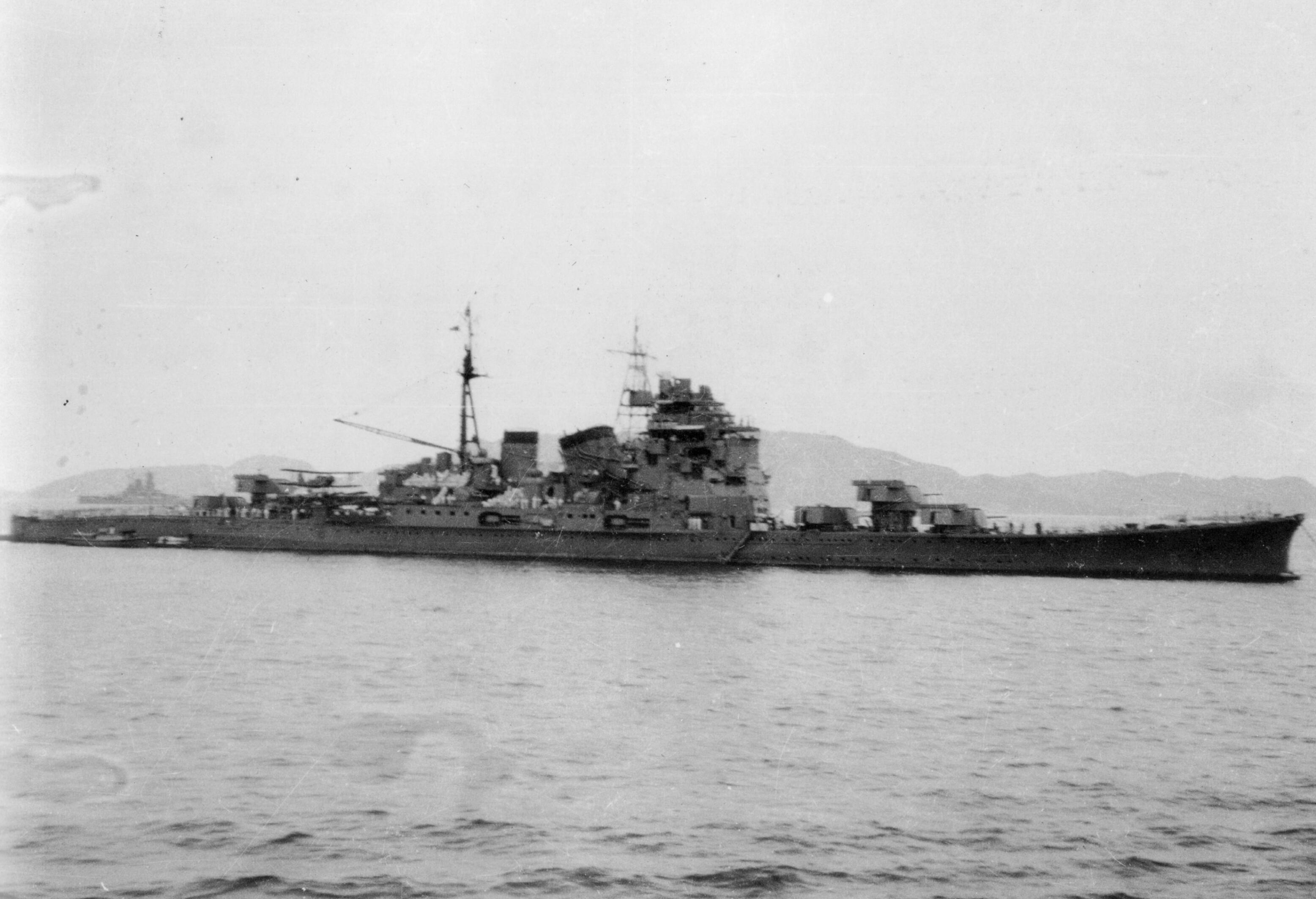 Japanese_cruiser_Chokai_in_1942_at_Chuuk_Islands.jpg