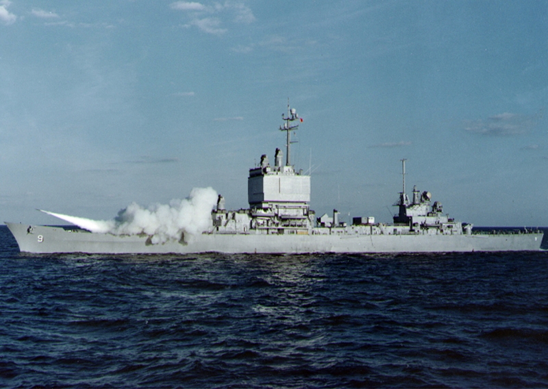 USS_Long_Beach_%28CGN-9%29_firing_a_Terrier_missile_in_October_1961_%28KN-6935%29.jpg