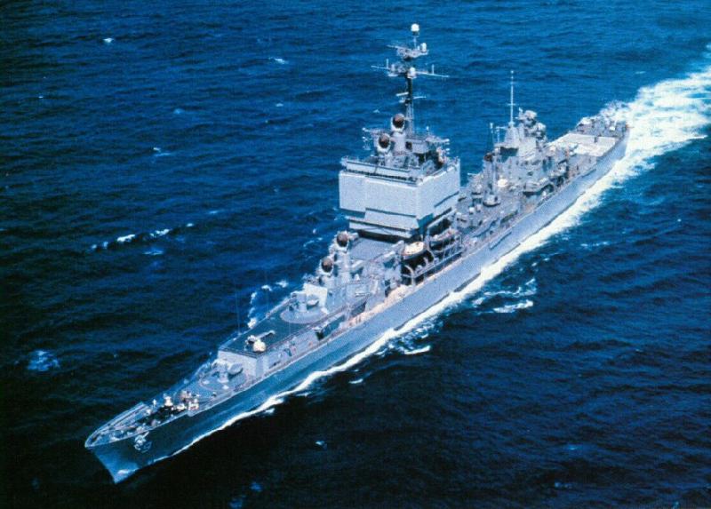 USS_Long_Beach_%28CGN-9%29_underway_at_sea%2C_circa_in_the_1960s.jpg