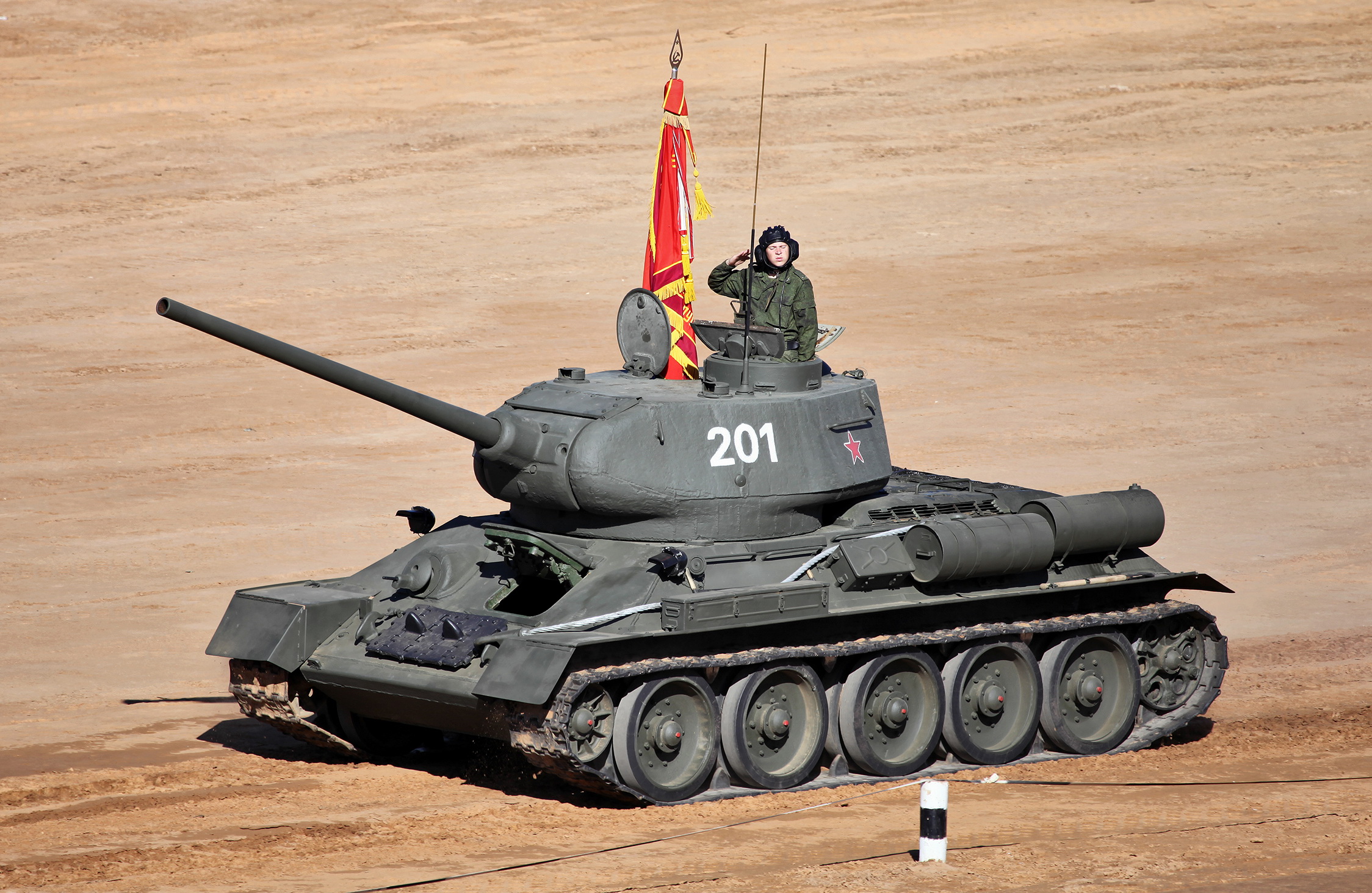 T-34-85_-_TankBiathlon2013-08.jpg