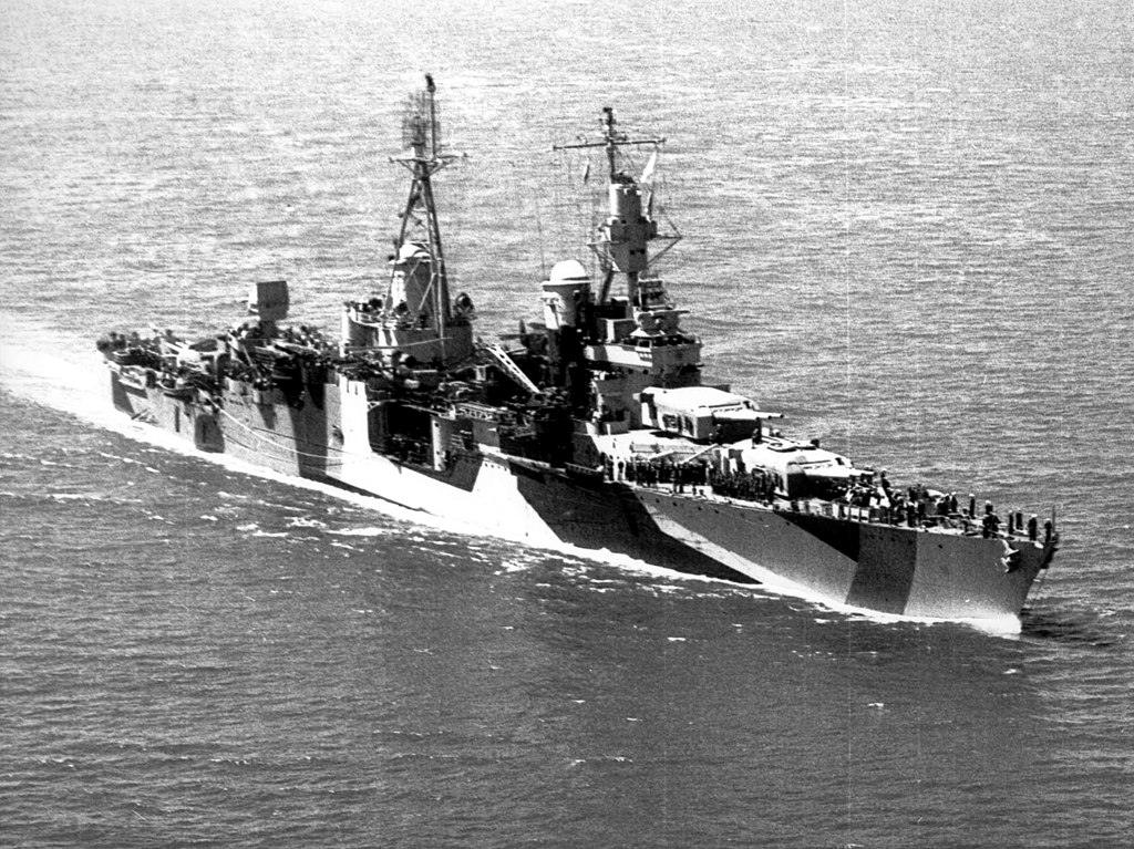 1024px-USS_Indianapolis_%28CA-35%29_underway_in_1944_%28stbd%29.jpg