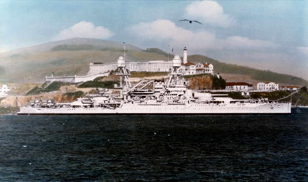 1280px-USS_Oklahoma_%28BB-37%29_passing_Alcatraz_in_the_1930s.jpg