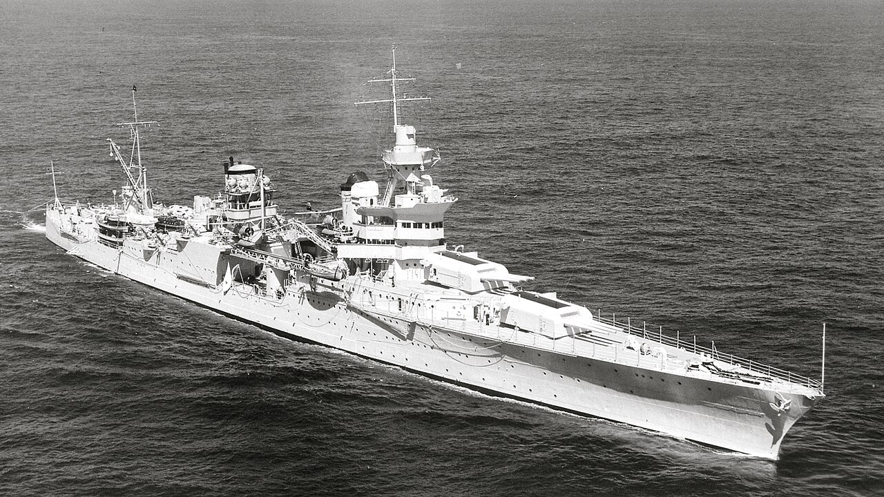 1280px-USS_Indianapolis_%28CA-35%29_underway_at_sea_on_27_September_1939_%2880-G-425615%29.jpg