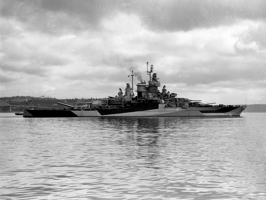 1024px-USS_West_Virginia_%28BB-48%29_1944_7.jpg