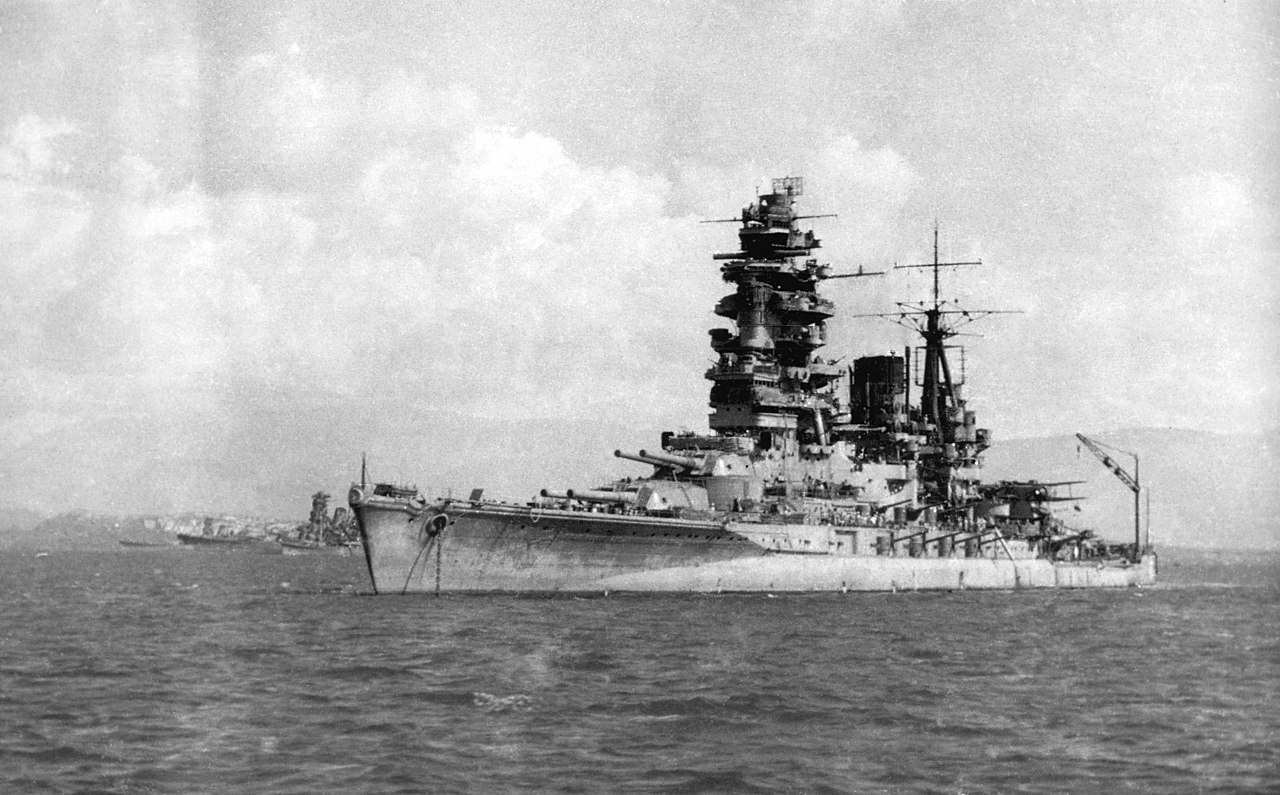 1280px-Japanese_Battleship_Nagato_1944.jpg