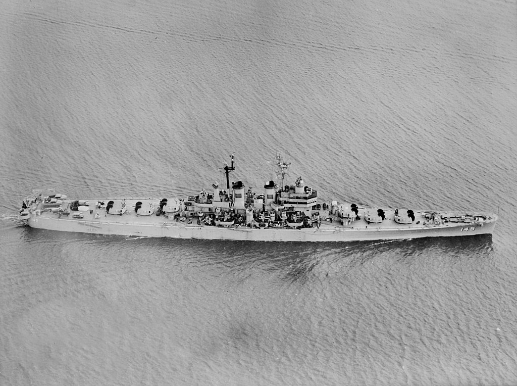 1024px-USS_Roanoke_%28CL-145%29_underway_in_January_1950.jpg