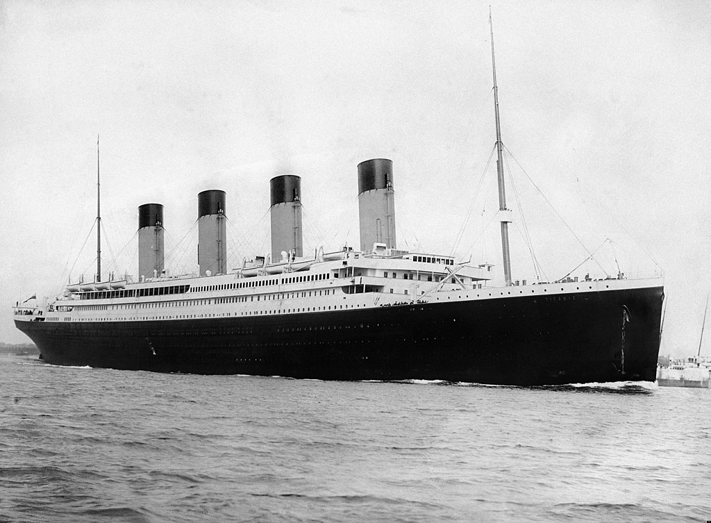 1024px-RMS_Titanic_3.jpg