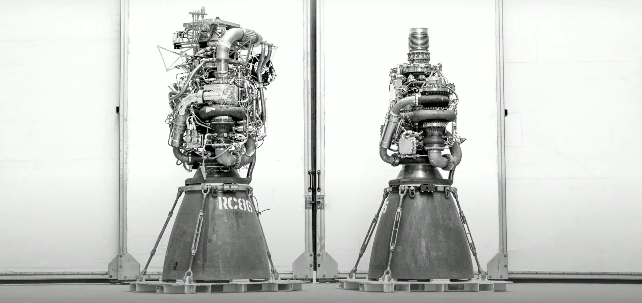 Starship-update-2022-SpaceX-Raptor-V1-vs-V2-1-crop-c.jpg